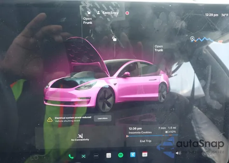 2022 Tesla Model 3 Long Range Dual Motor All-Wheel Drive z USA, uszkodzony, nr VIN 5YJ3E1EB9NF192719